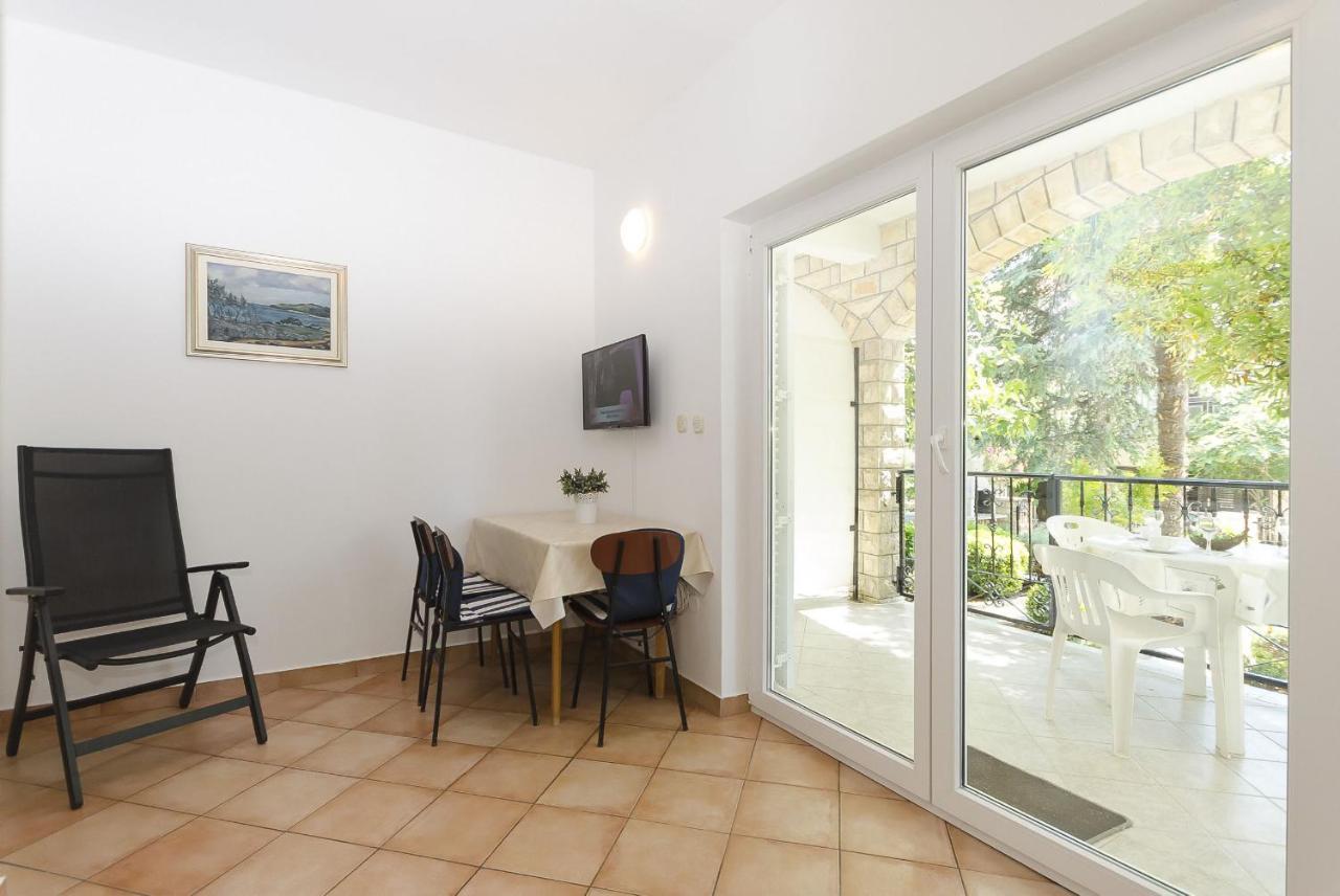 Apartments Karolina Vodice Exterior photo